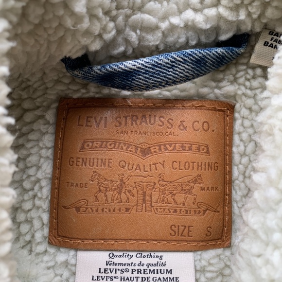 Levi Aritzia Sherpa Jacket - Picture 3 of 7